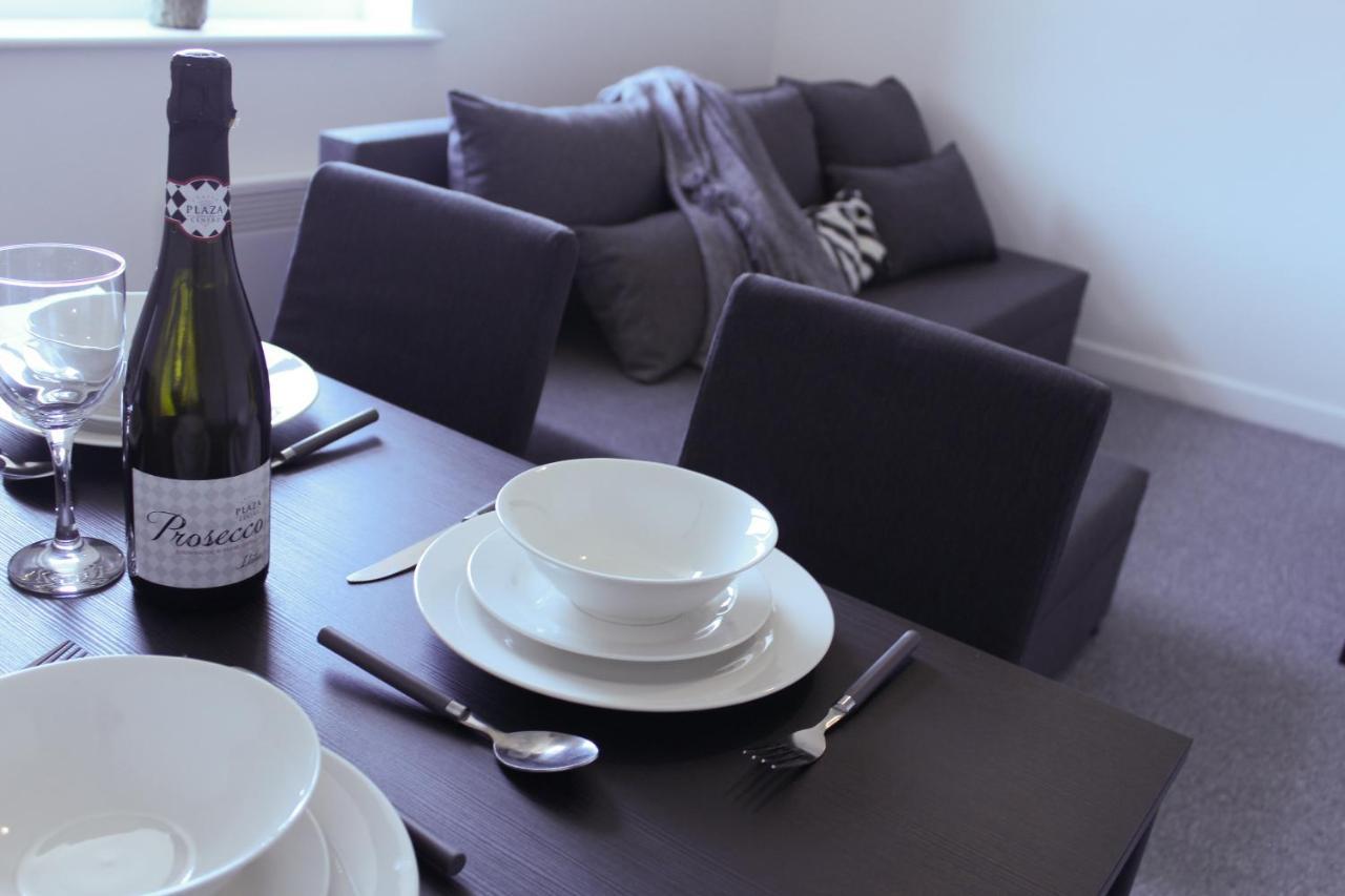 Stylish 1Br Apartment In The Heart Of Heywood Exterior foto